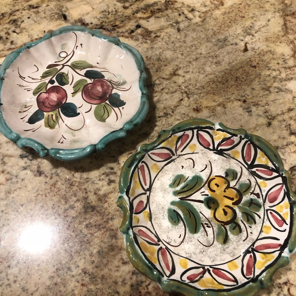 Colorful  Italian Hand Painted Set of 2 Ceramic Decorative Plates